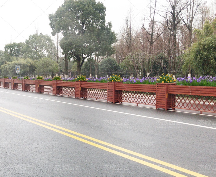 蘇州道路隔離花箱這么做！