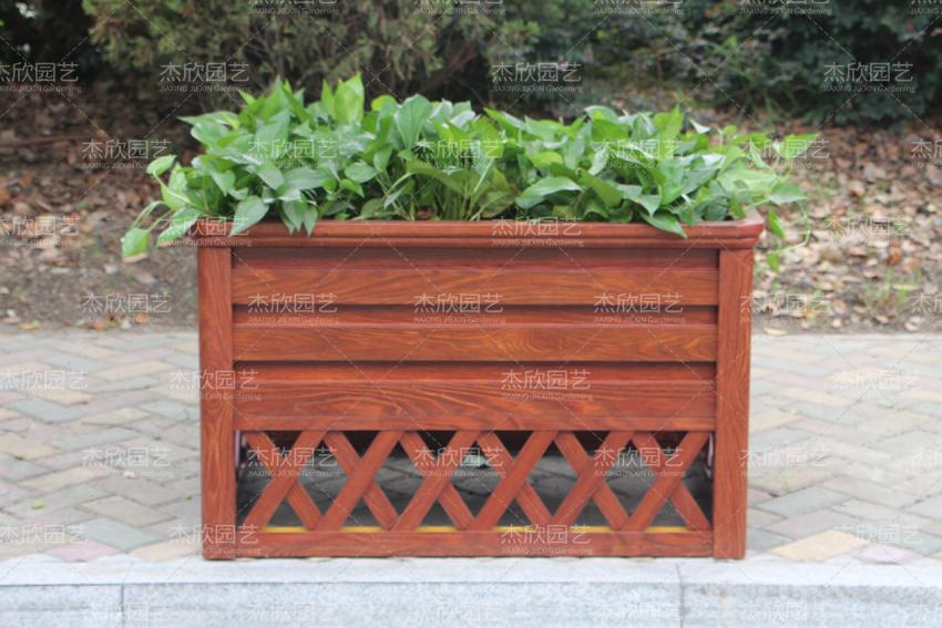 木紋鋁合金花箱與防腐木花箱相比，優(yōu)勢(shì)在哪？