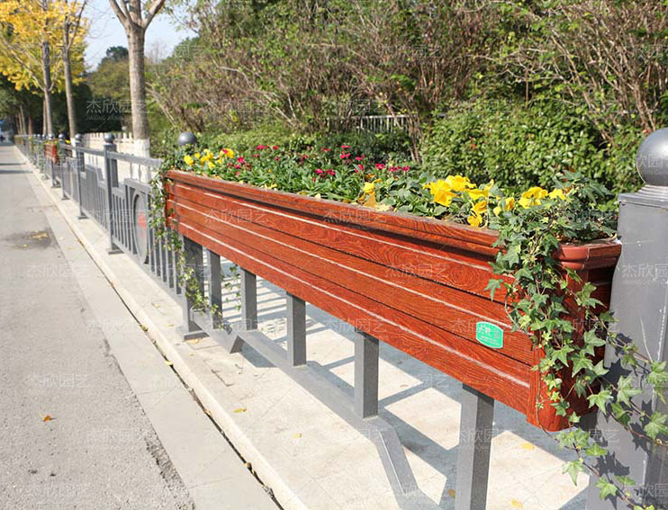 花箱布滿城市，美化綠化環(huán)境