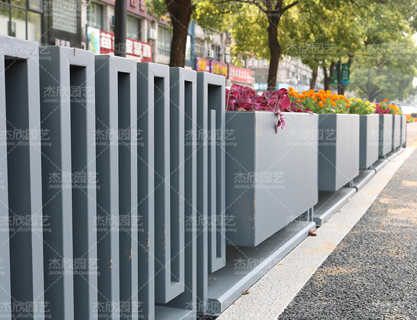 不銹鋼移動(dòng)花箱有哪些優(yōu)勢(shì)？