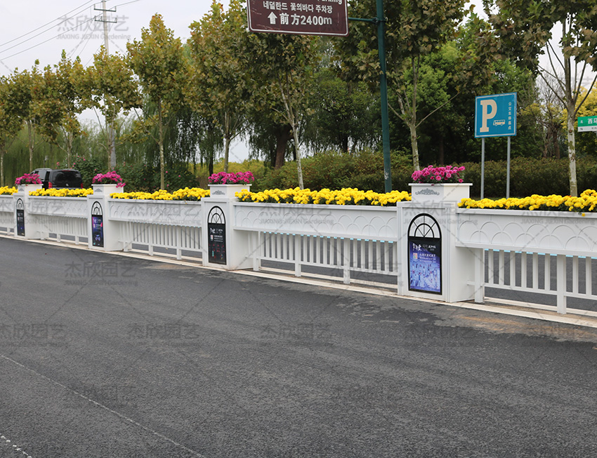 道路護(hù)欄花箱值得選擇嗎？