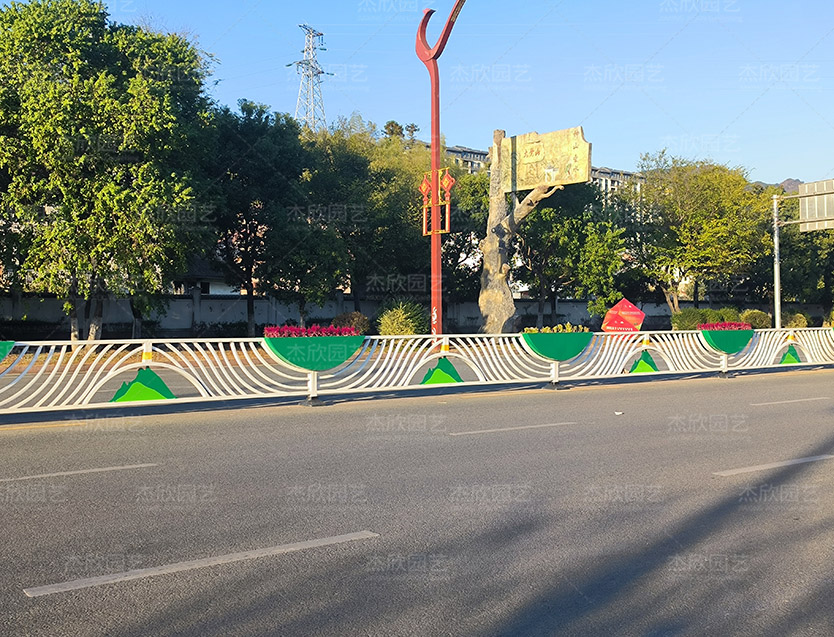 不銹鋼花箱有何優(yōu)勢？