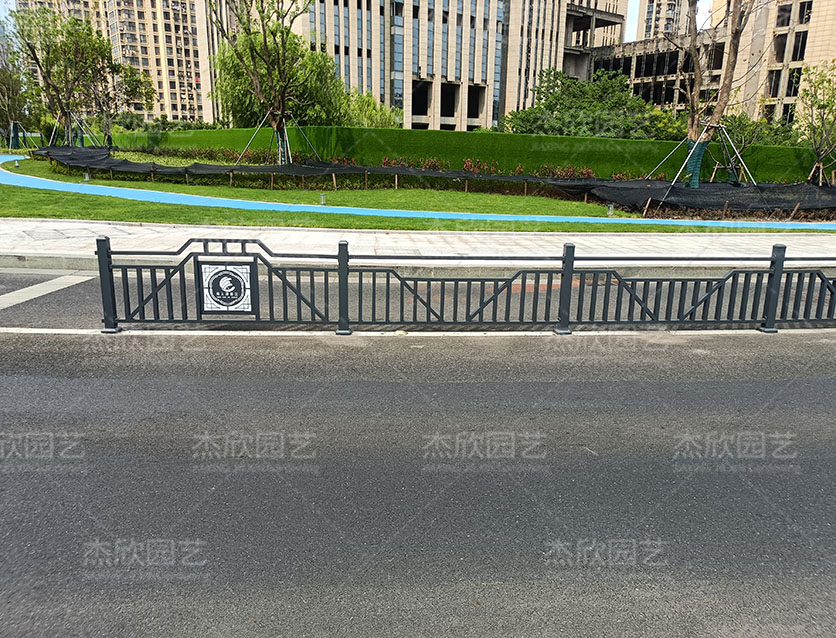 不銹鋼花箱護(hù)欄湖州案例